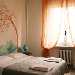 Casa Nuestra , Firenze Italia